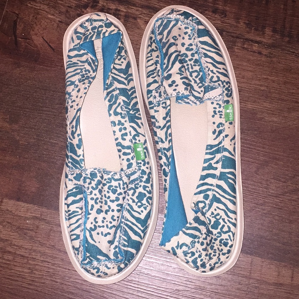 Sanuk slip on shoes
